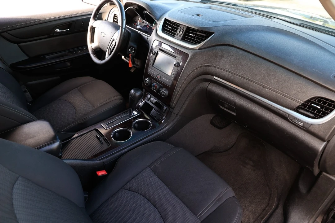 2017 Chevrolet Traverse - Image 18 of 21