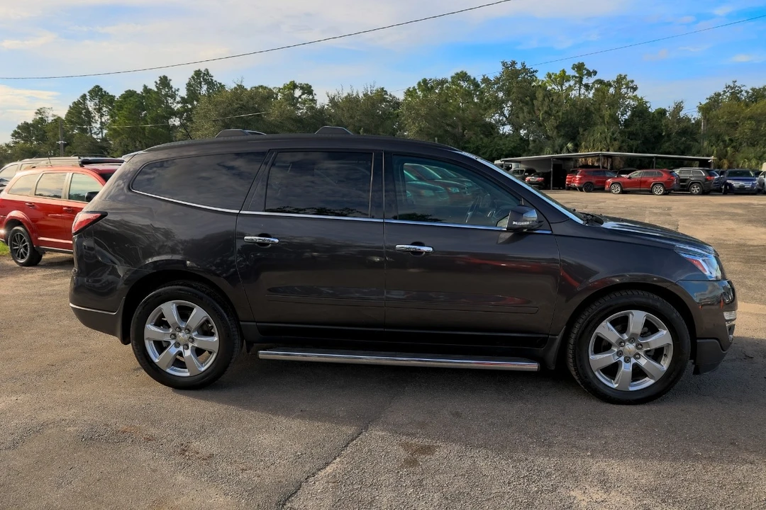 2017 Chevrolet Traverse - Image 13 of 21