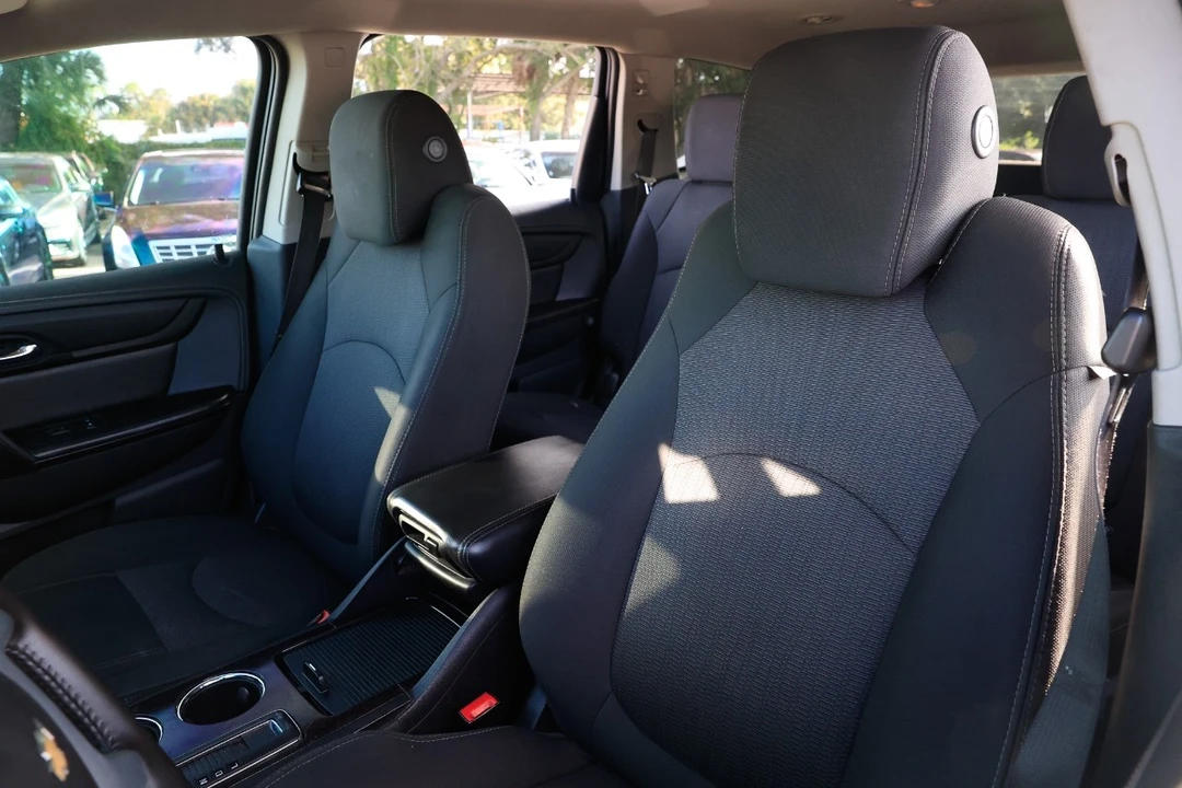 2017 Chevrolet Traverse - Image 6 of 12