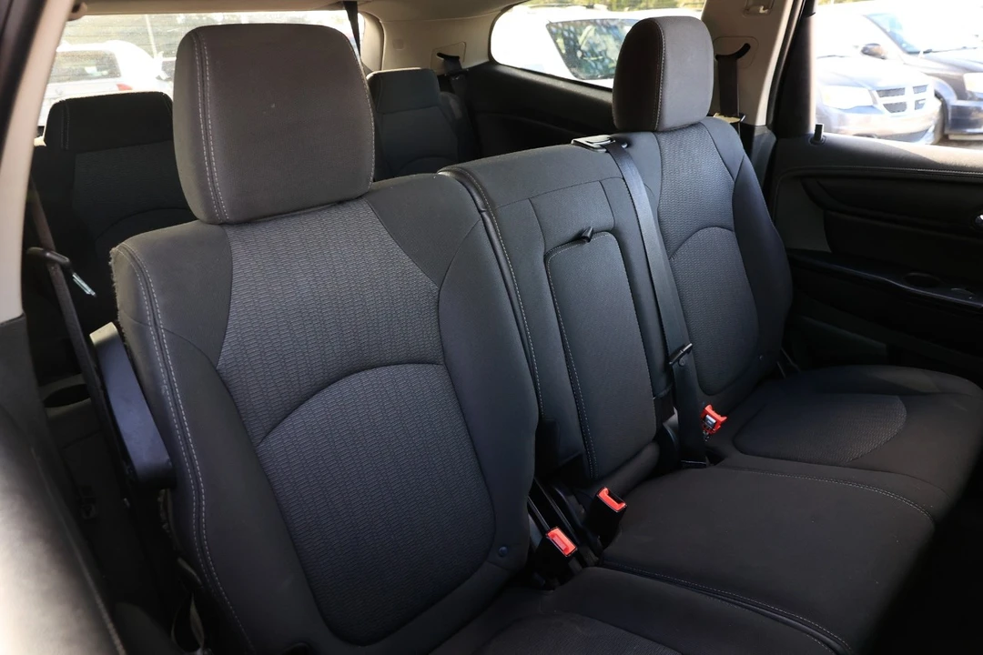 2017 Chevrolet Traverse - Image 14 of 21