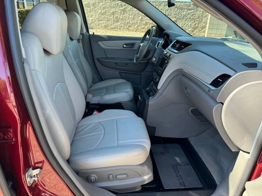 2017 Chevrolet Traverse - Image 6 of 15