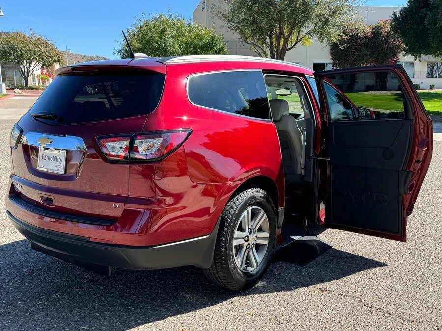 2017 Chevrolet Traverse - Image 2 of 15