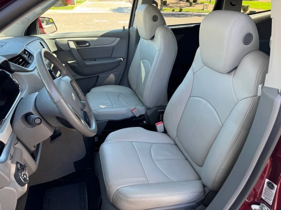 2017 Chevrolet Traverse - Image 5 of 15