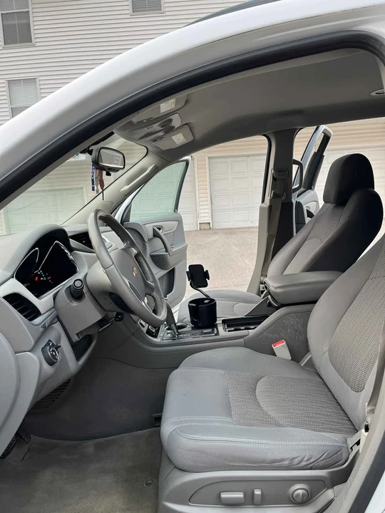 2017 Chevrolet Traverse - Image 9 of 17