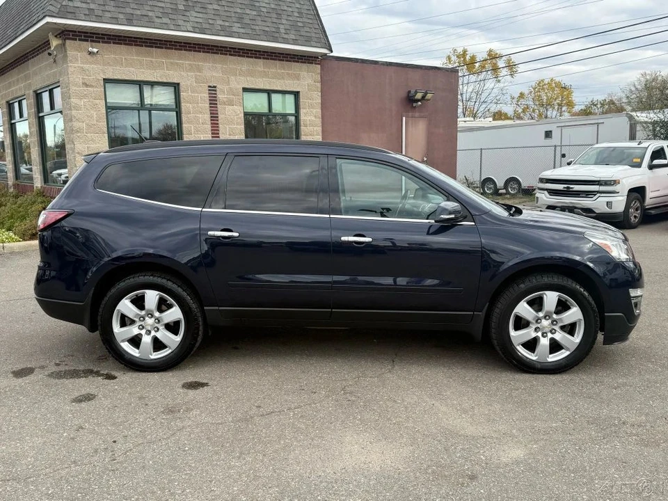 2017 Chevrolet Traverse - Image 4 of 12