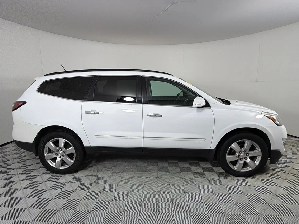 2017 Chevrolet Traverse - Image 4 of 12
