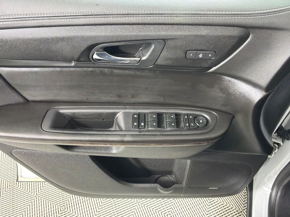2017 Chevrolet Traverse - Image 11 of 21