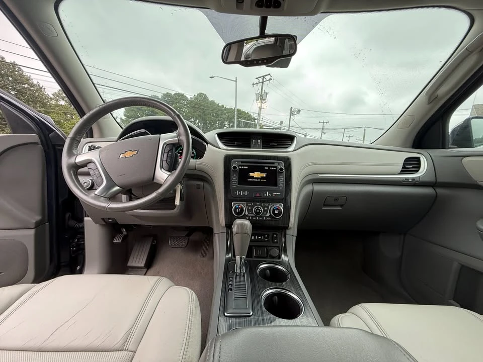 2017 Chevrolet Traverse - Image 10 of 20