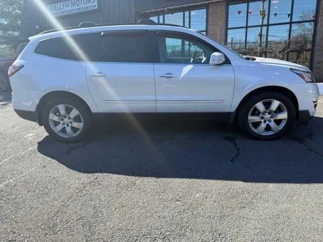 2017 Chevrolet Traverse - Image 4 of 12