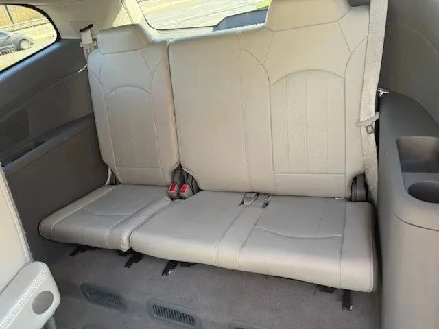 2017 Chevrolet Traverse - Image 10 of 12