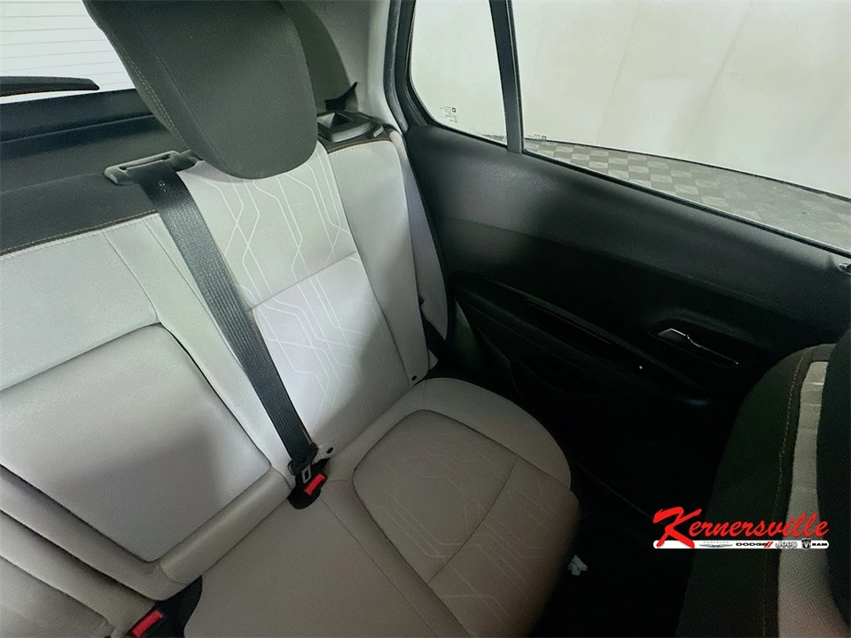 2017 Chevrolet Trax - Image 14 of 21