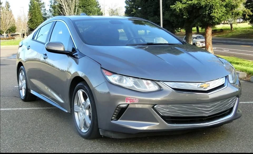 2017 Chevrolet Volt - Image 2 of 17