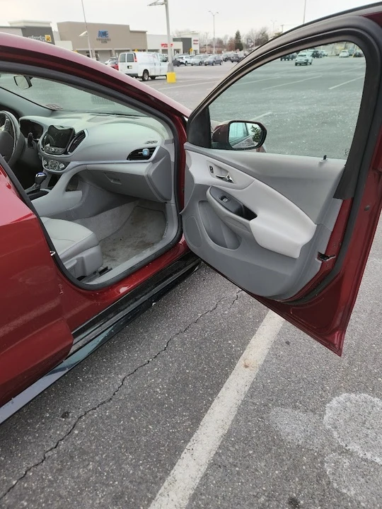 2017 Chevrolet Volt - Image 8 of 15