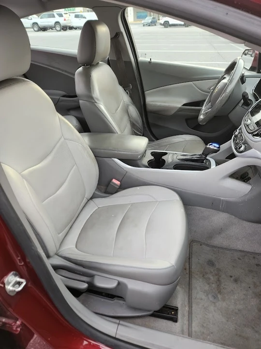 2017 Chevrolet Volt - Image 9 of 15