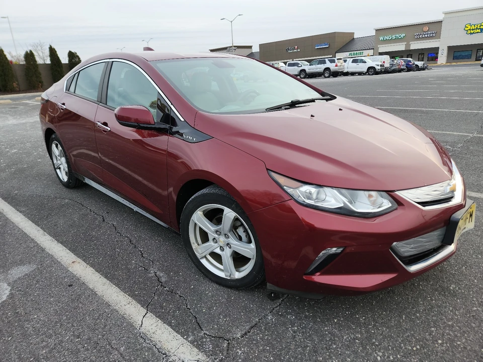 2017 Chevrolet Volt - Image 2 of 14