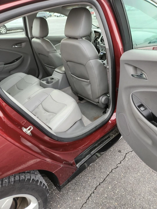 2017 Chevrolet Volt - Image 10 of 14