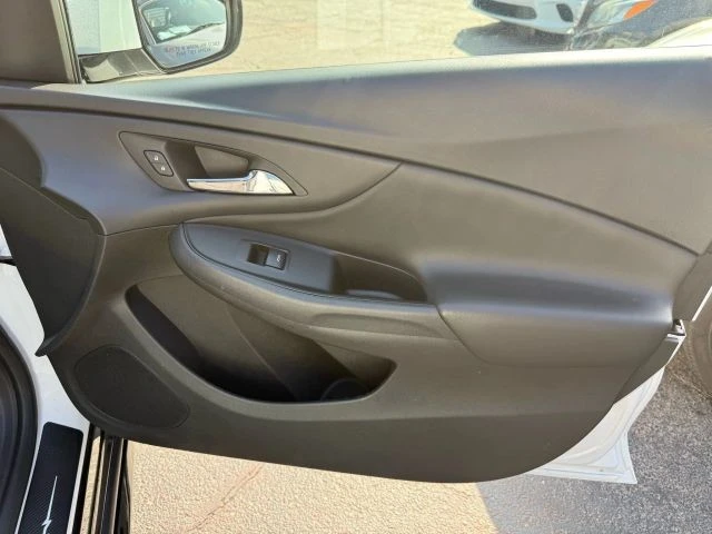 2017 Chevrolet Volt - Image 18 of 21
