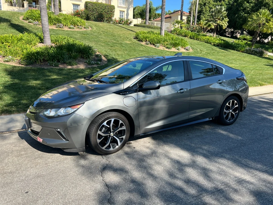 2017 Chevrolet Volt - Image 2 of 13