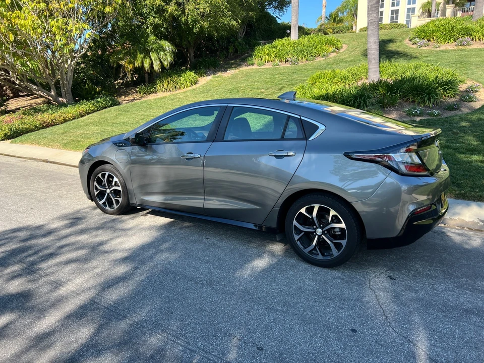 2017 Chevrolet Volt - Image 3 of 13