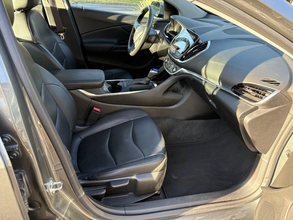 2017 Chevrolet Volt - Image 14 of 21