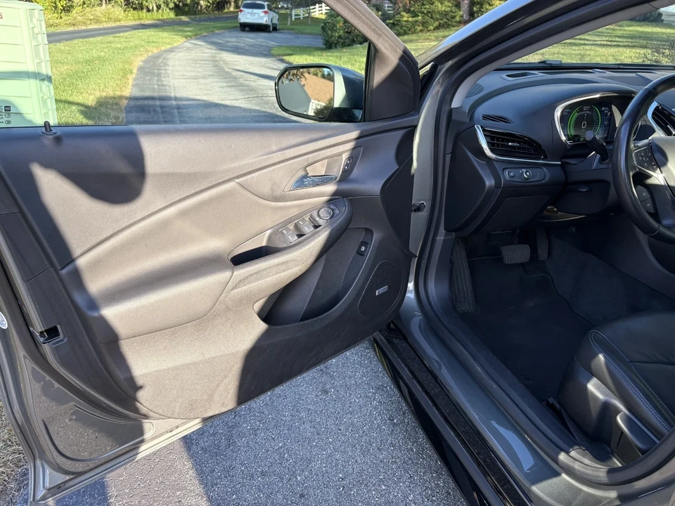 2017 Chevrolet Volt - Image 13 of 21