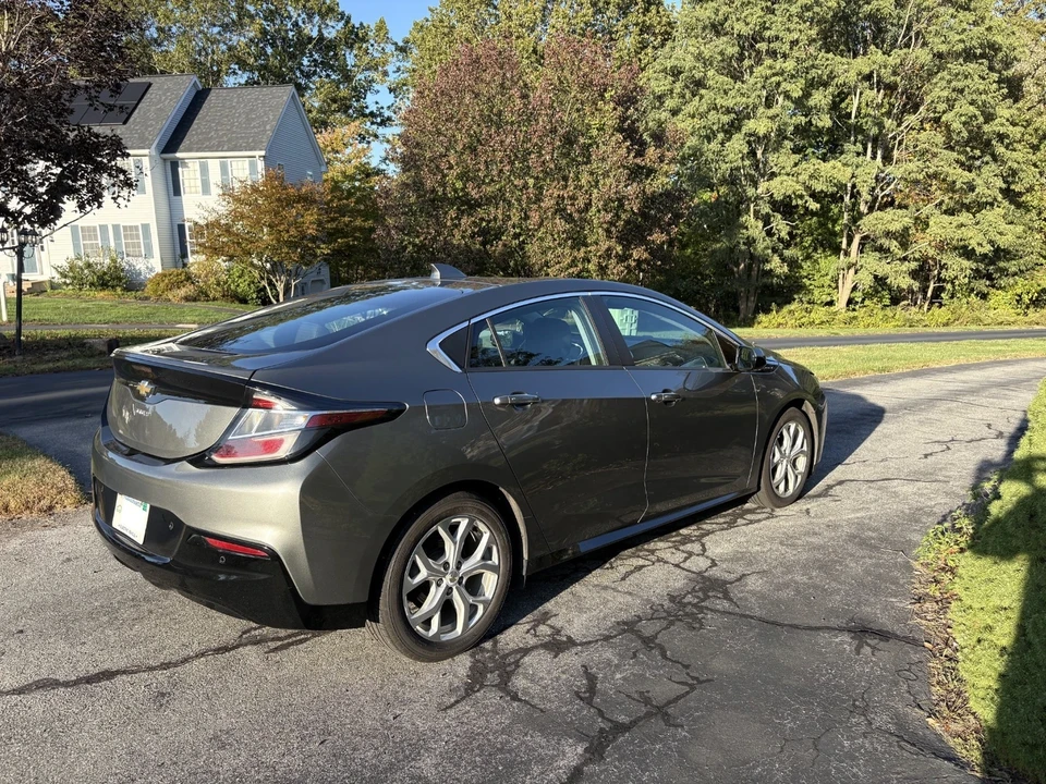 2017 Chevrolet Volt - Image 2 of 21