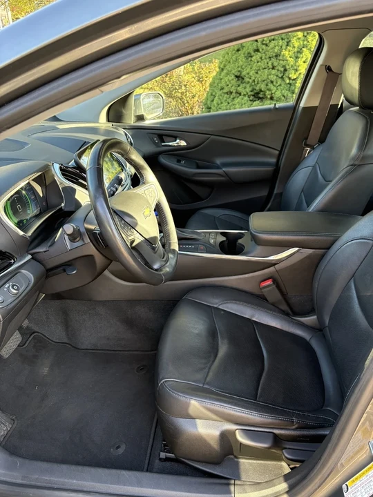 2017 Chevrolet Volt - Image 12 of 21