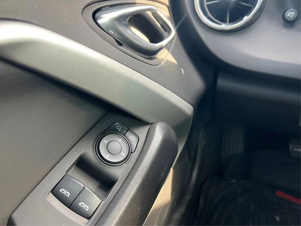 2017 Chevrolet Camaro 6th Gen - Image 18 of 19