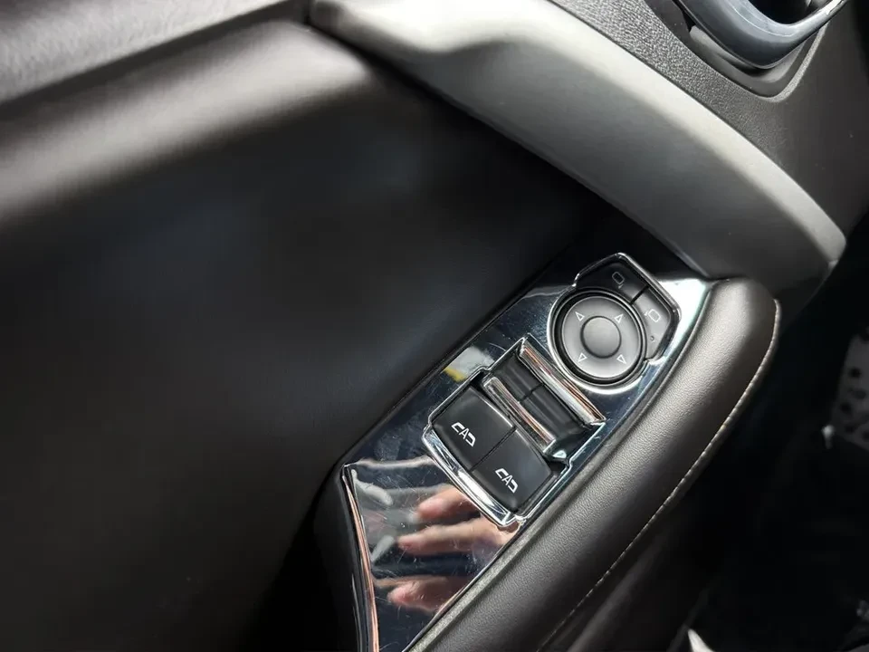 2017 Chevrolet Camaro SS 6th Gen - Image 13 of 14