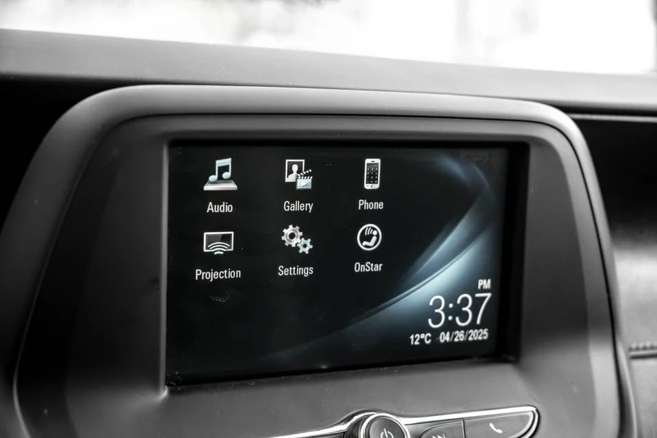 2017 Chevrolet Camaro 6th Gen - Image 14 of 17