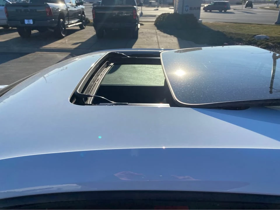 2017 Chevrolet Camaro 6th Gen - Image 10 of 17