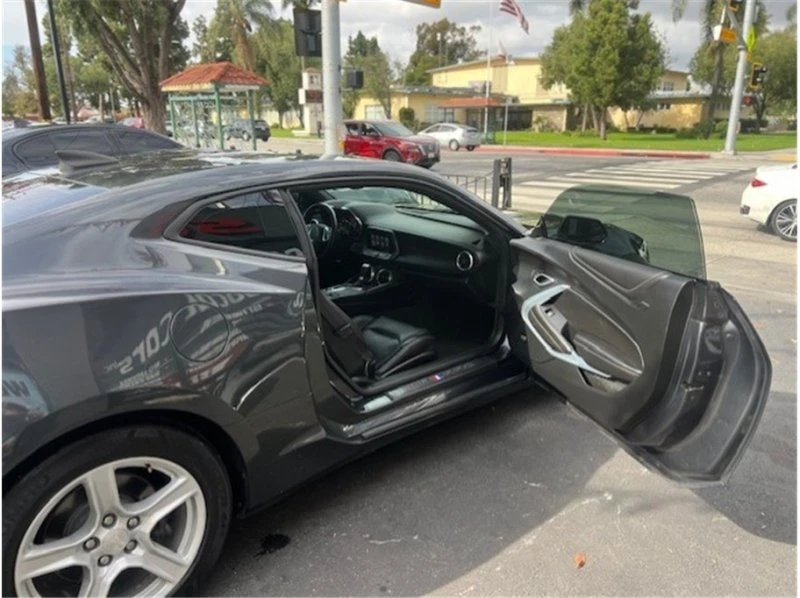 2017 Chevrolet Camaro 6th Gen - Image 8 of 19