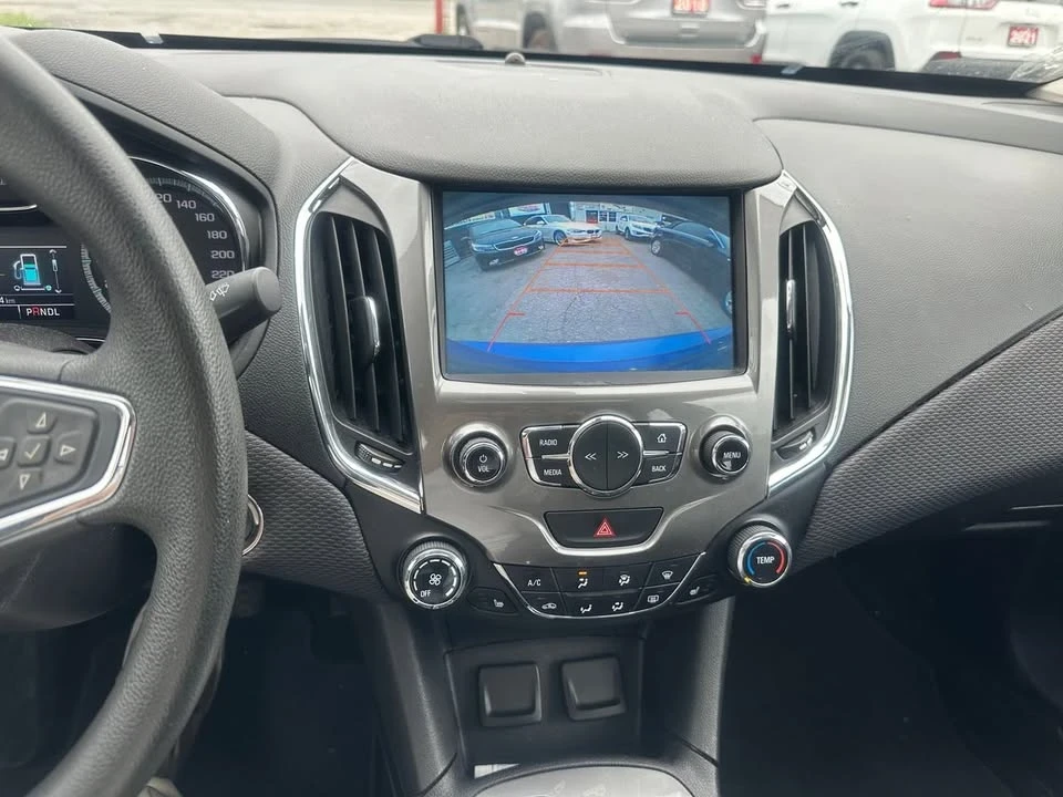 2017 Chevrolet Cruze - Image 9 of 10
