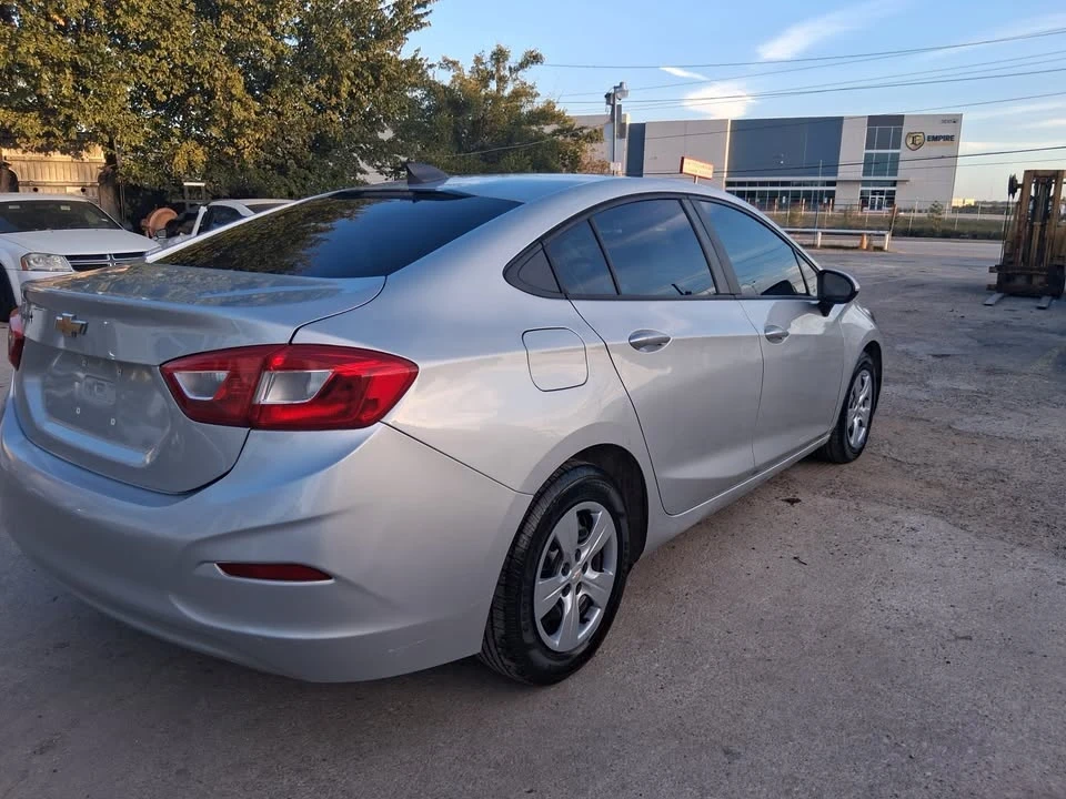 2017 Chevrolet Cruze - Image 3 of 10