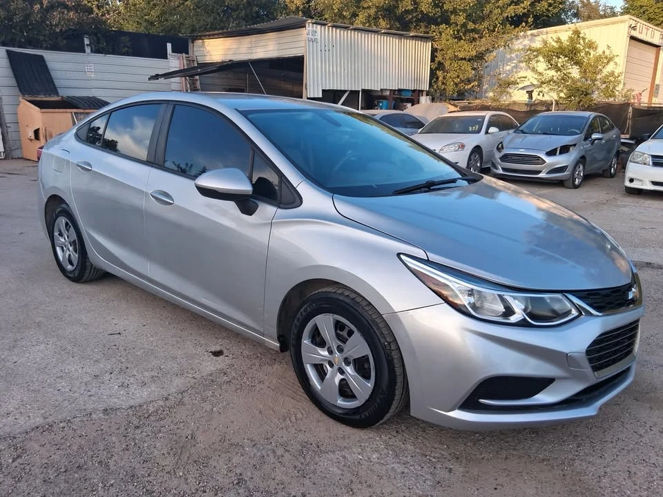 2017 Chevrolet Cruze - Image 4 of 10