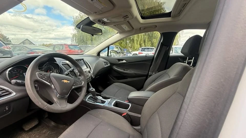 2017 Chevrolet Cruze - Image 11 of 20