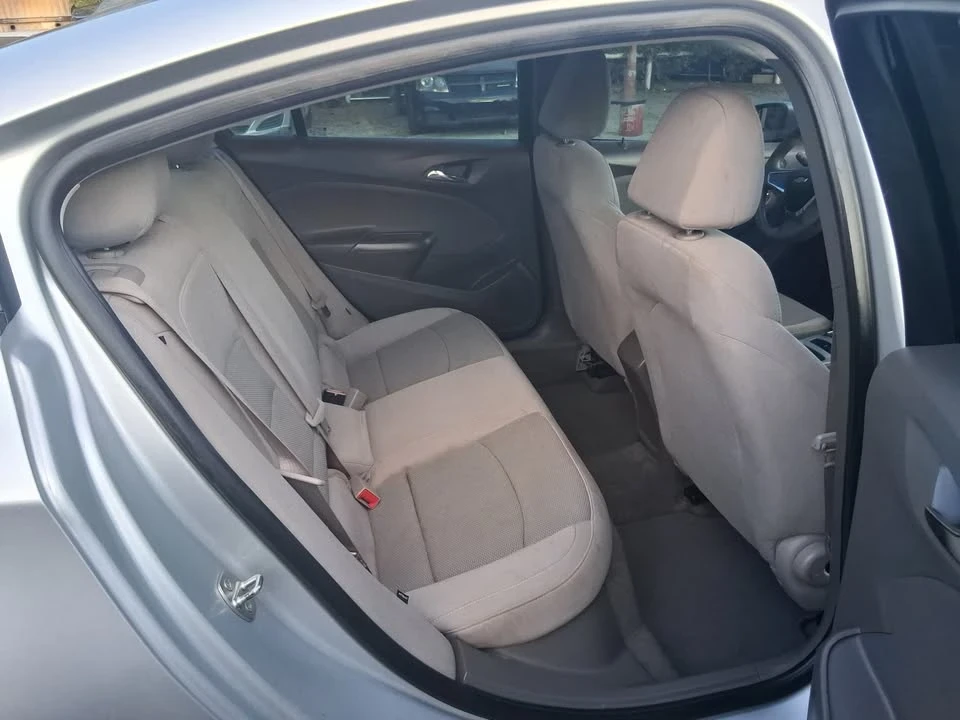 2017 Chevrolet Cruze - Image 9 of 10