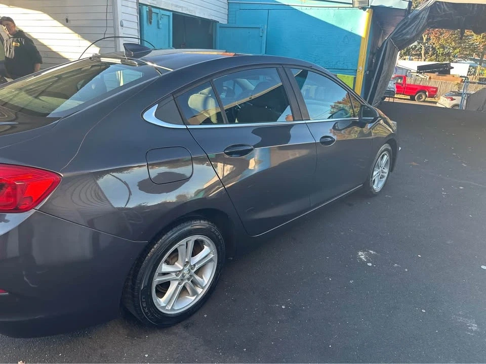 2017 Chevrolet Cruze - Image 2 of 19