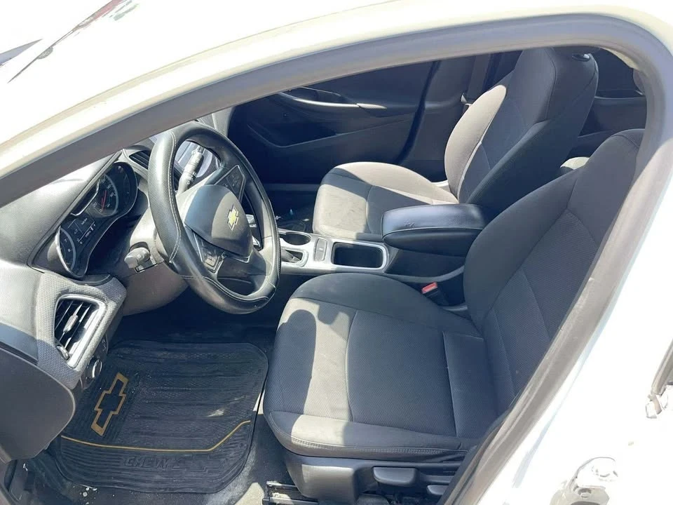 2017 Chevrolet Cruze - Image 3 of 4
