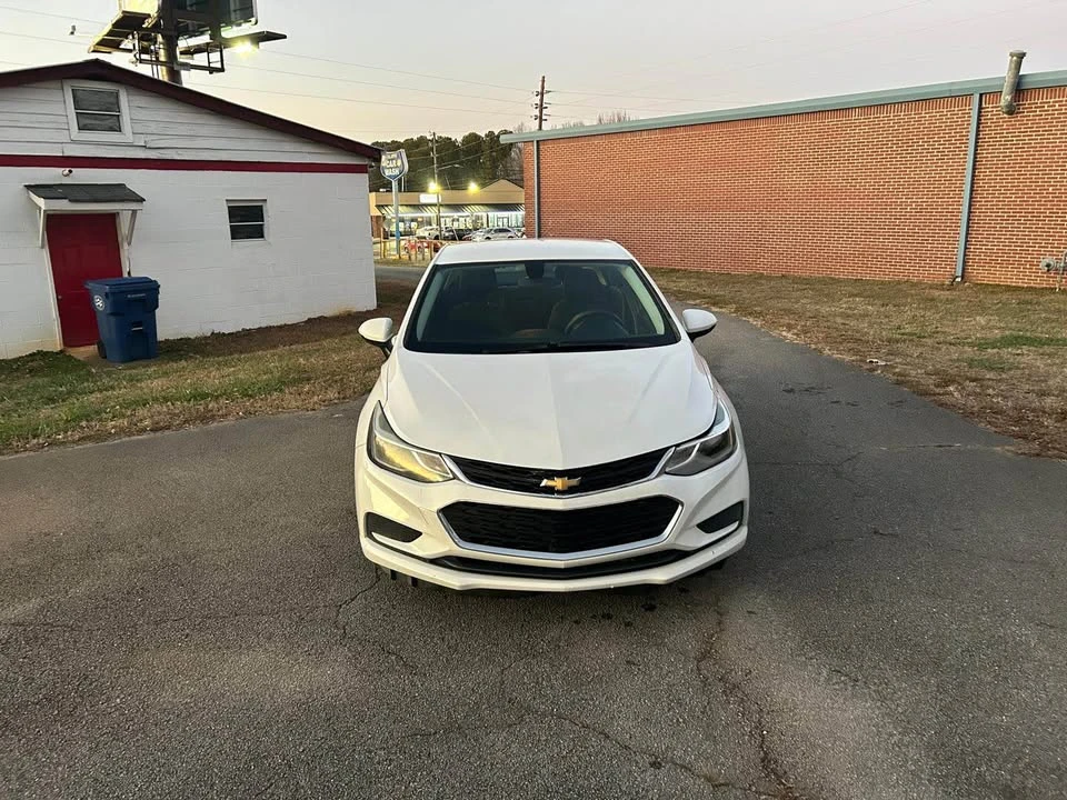 2017 Chevrolet Cruze - Image 6 of 7