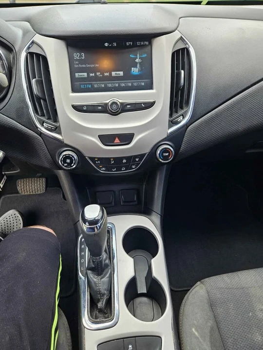 2017 Chevrolet Cruze - Image 6 of 9