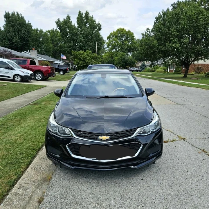 2017 Chevrolet Cruze - Image 2 of 9