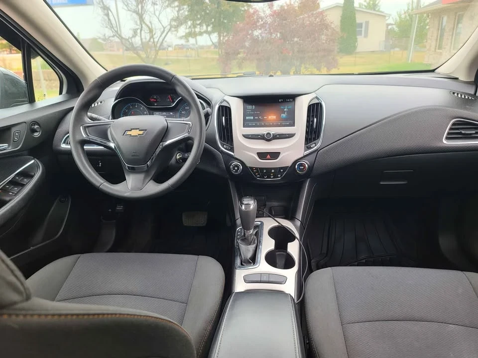 2017 Chevrolet Cruze - Image 4 of 15