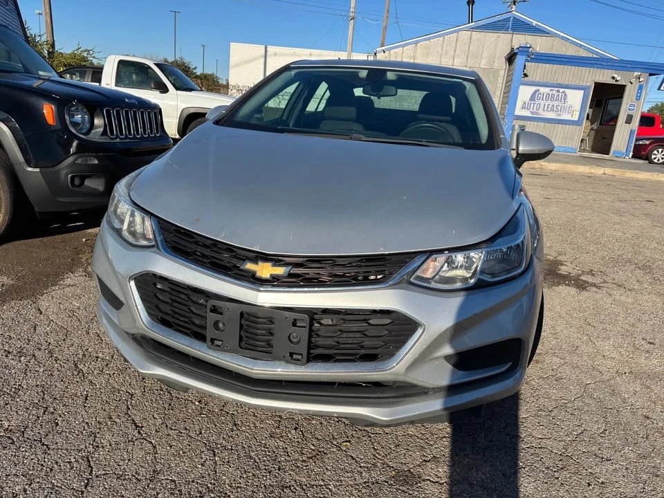 2017 Chevrolet Cruze - Image 2 of 5