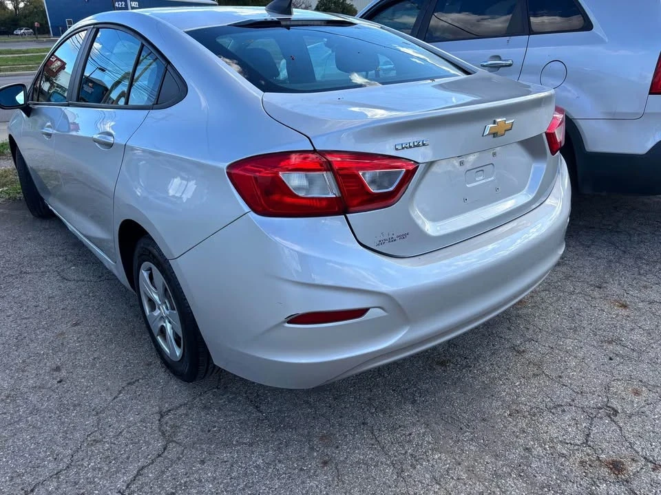 2017 Chevrolet Cruze - Image 3 of 5