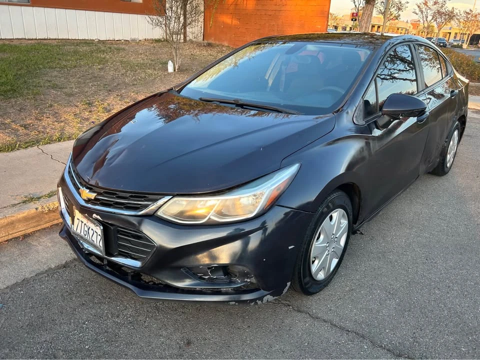 2017 Chevrolet Cruze - Image 2 of 8