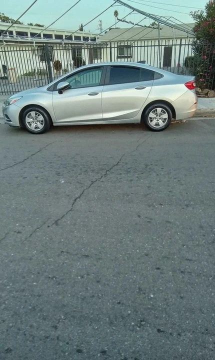 2017 Chevrolet Cruze - Image 11 of 18