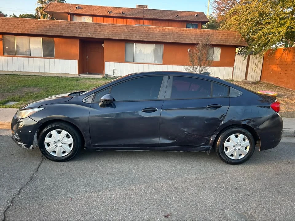 2017 Chevrolet Cruze - Image 4 of 8