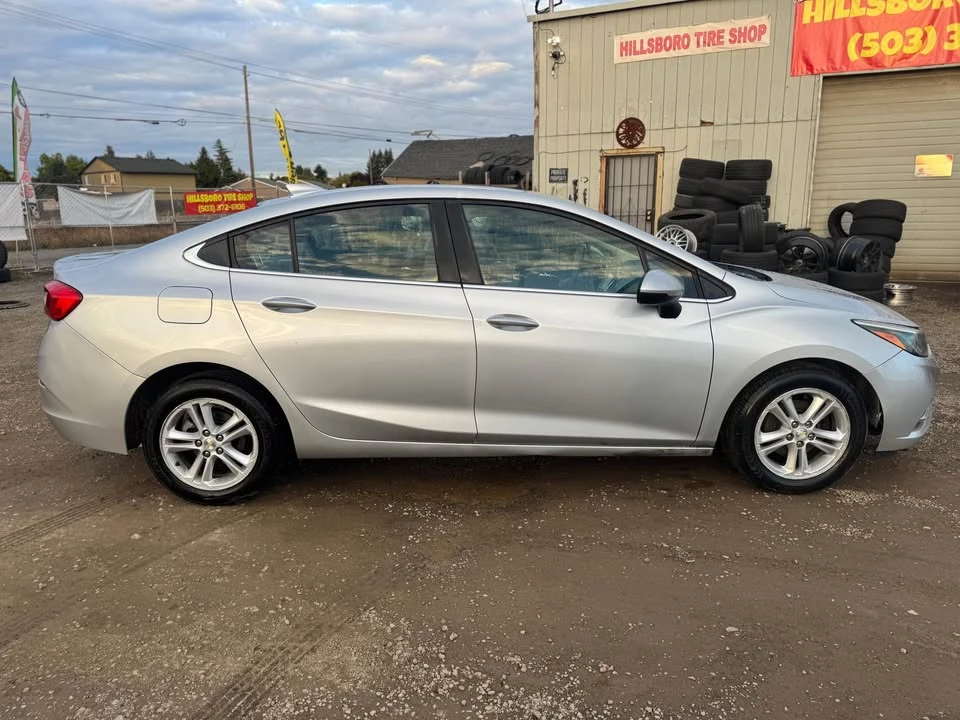 2017 Chevrolet Cruze - Image 3 of 4