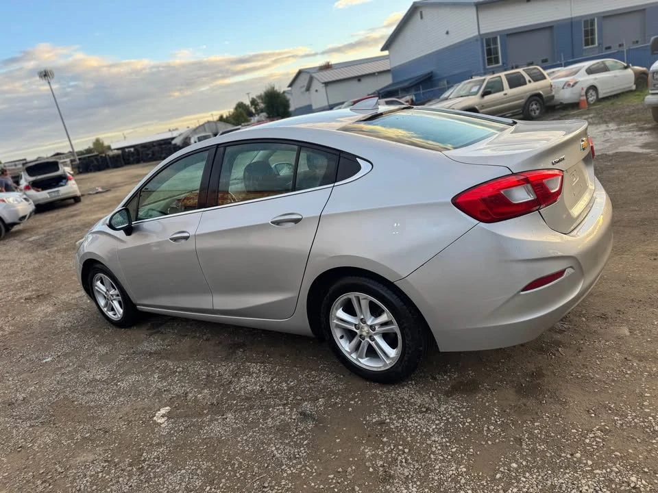 2017 Chevrolet Cruze - Image 2 of 4